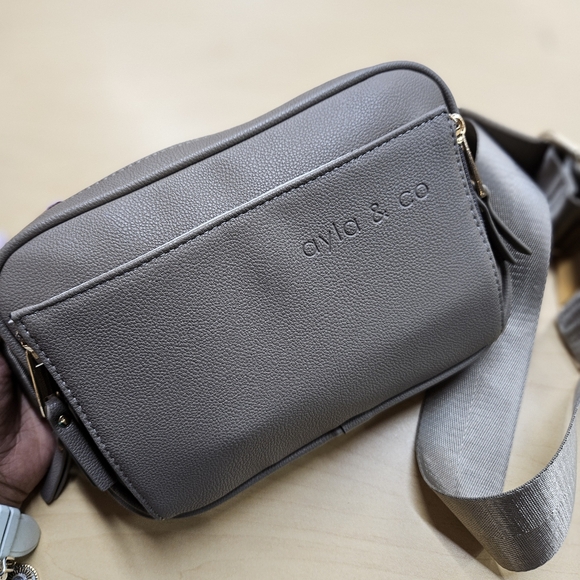 Ayla & Co - Picture 2 of 4